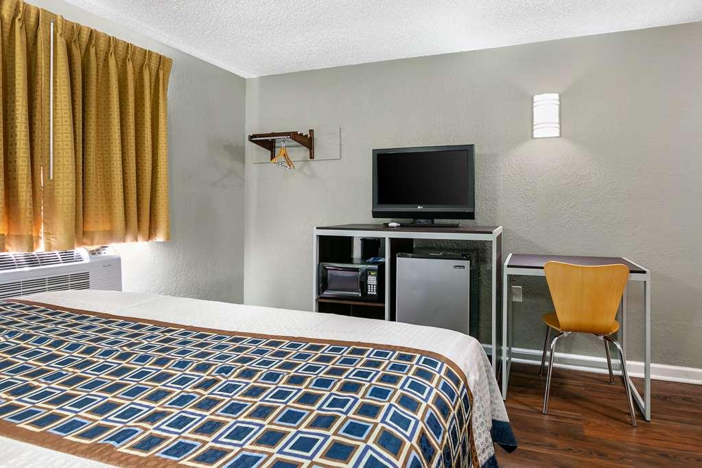 Rodeway Inn Bristol near Sesame Place Levittown Zimmer foto