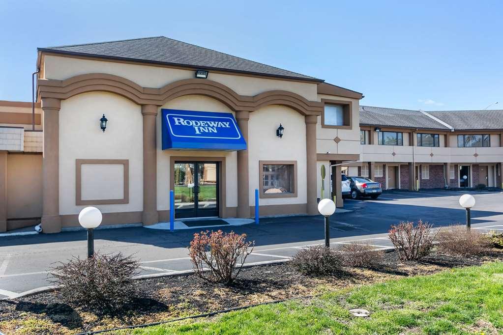 Rodeway Inn Bristol near Sesame Place Levittown Exterior foto