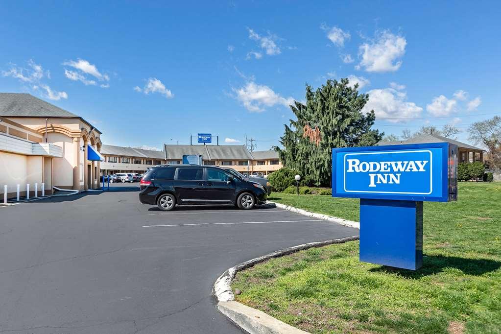 Rodeway Inn Bristol near Sesame Place Levittown Exterior foto