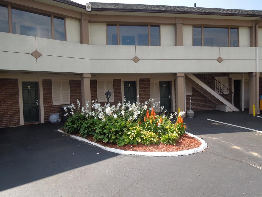 Rodeway Inn Bristol near Sesame Place Levittown Exterior foto