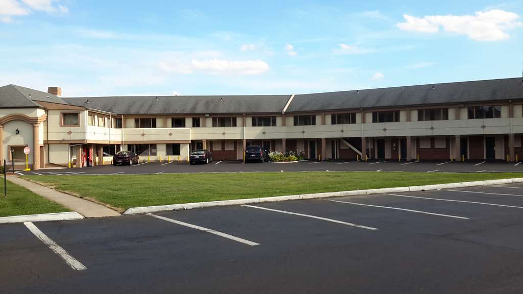 Rodeway Inn Bristol near Sesame Place Levittown Exterior foto