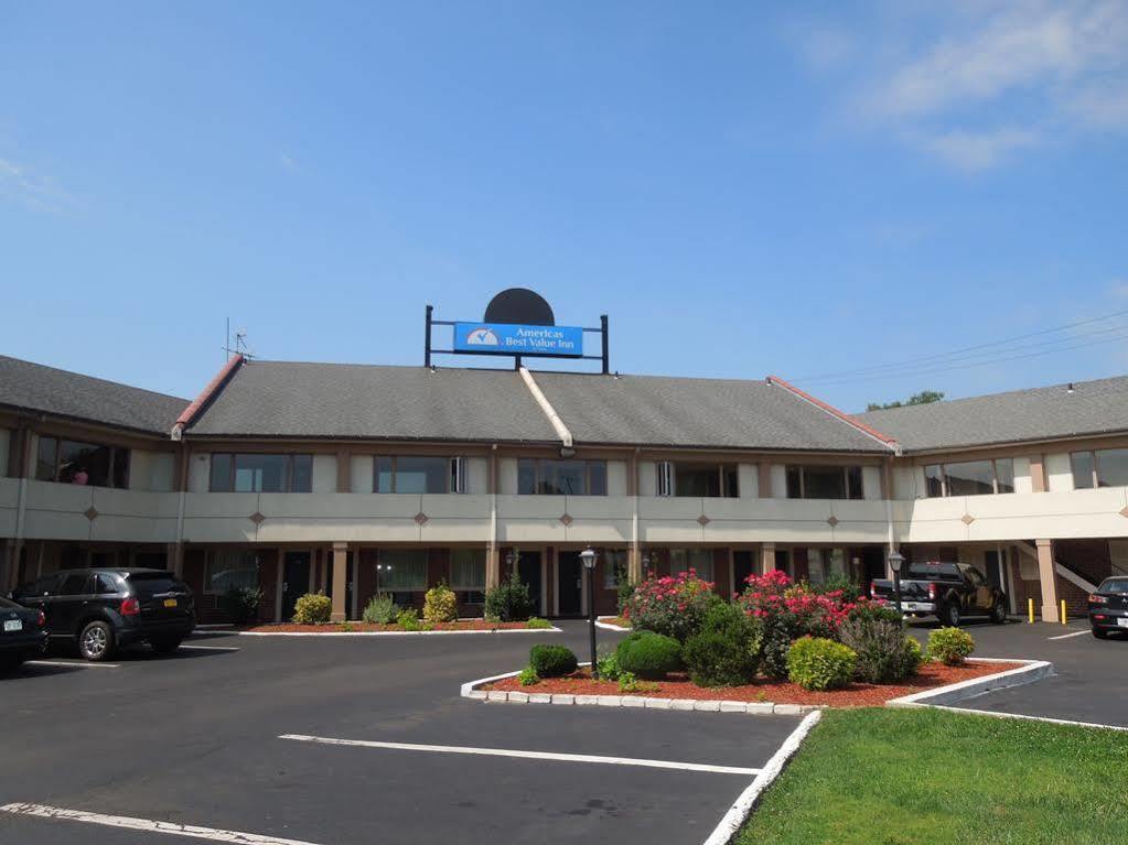 Rodeway Inn Bristol near Sesame Place Levittown Exterior foto