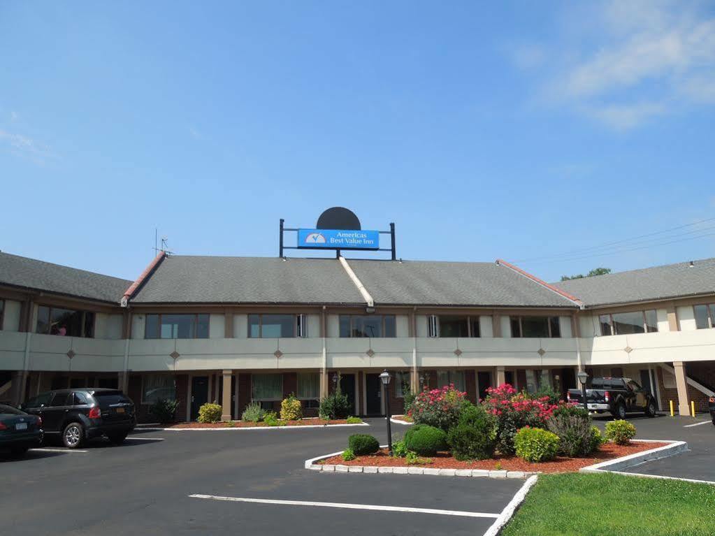 Rodeway Inn Bristol near Sesame Place Levittown Exterior foto