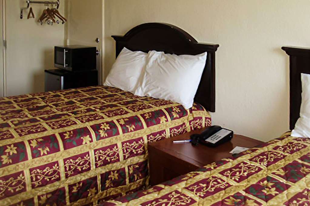 Rodeway Inn Bristol near Sesame Place Levittown Zimmer foto